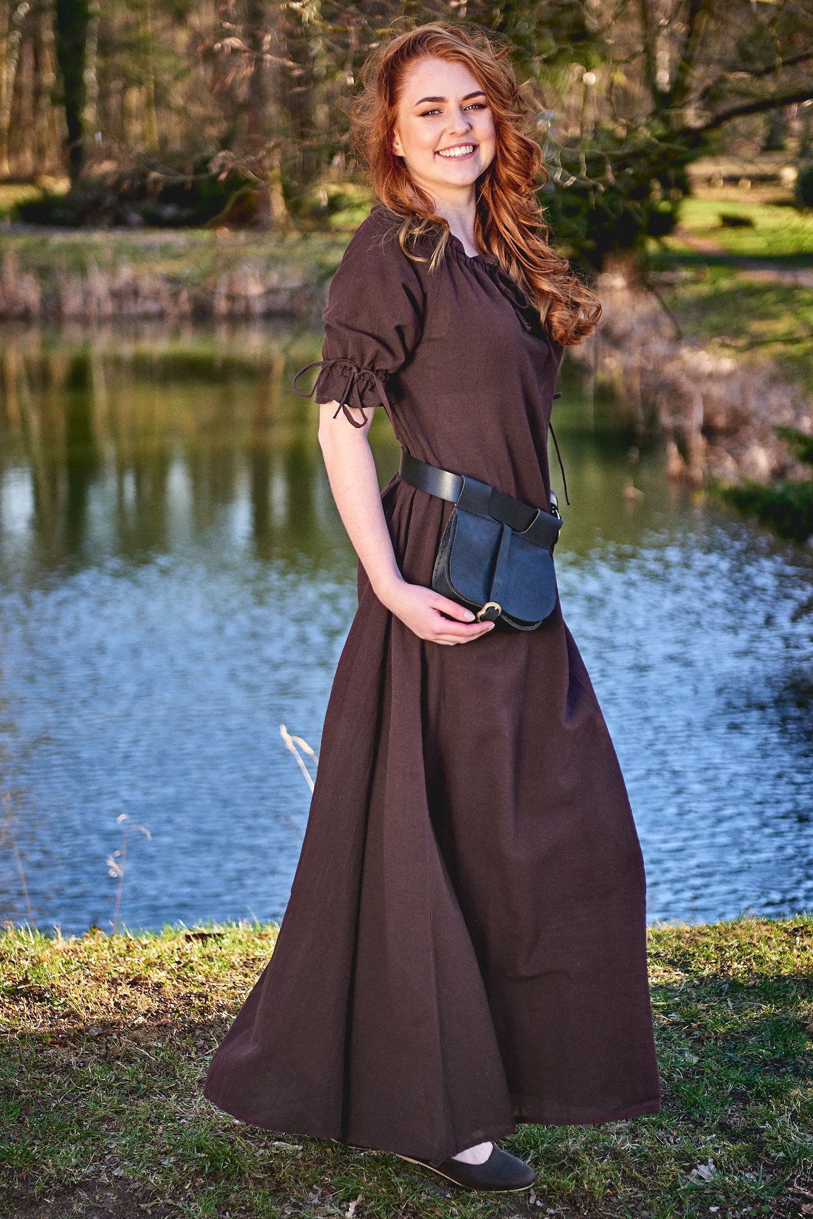 Immagine del prodotto Vestito medievale a maniche corte marrone