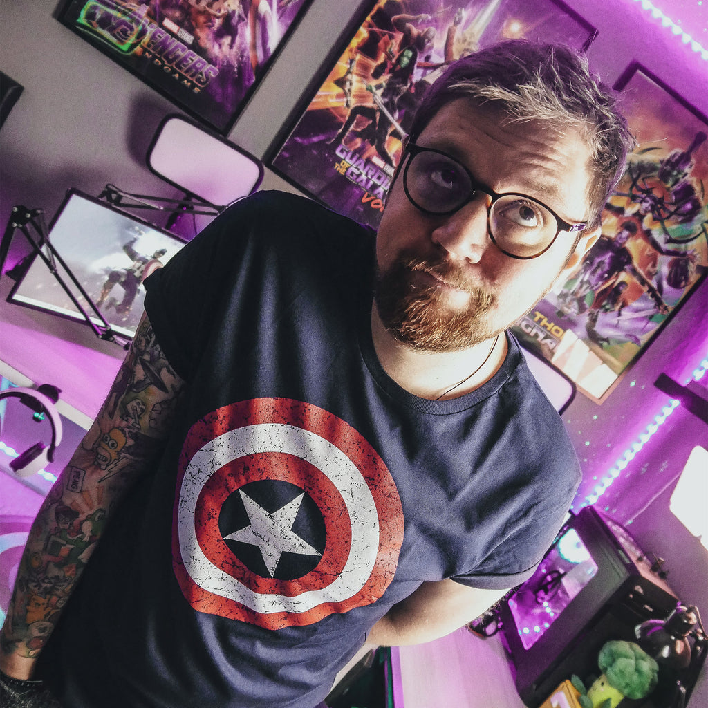 Immagine del prodotto Captain America - T-shirt blu con logo scudo invecchiato