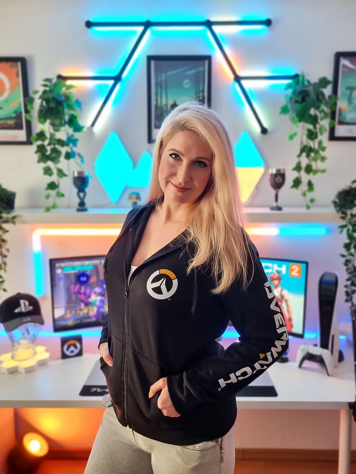 Immagine del prodotto Overwatch - Felpa con cappuccio nera con logo