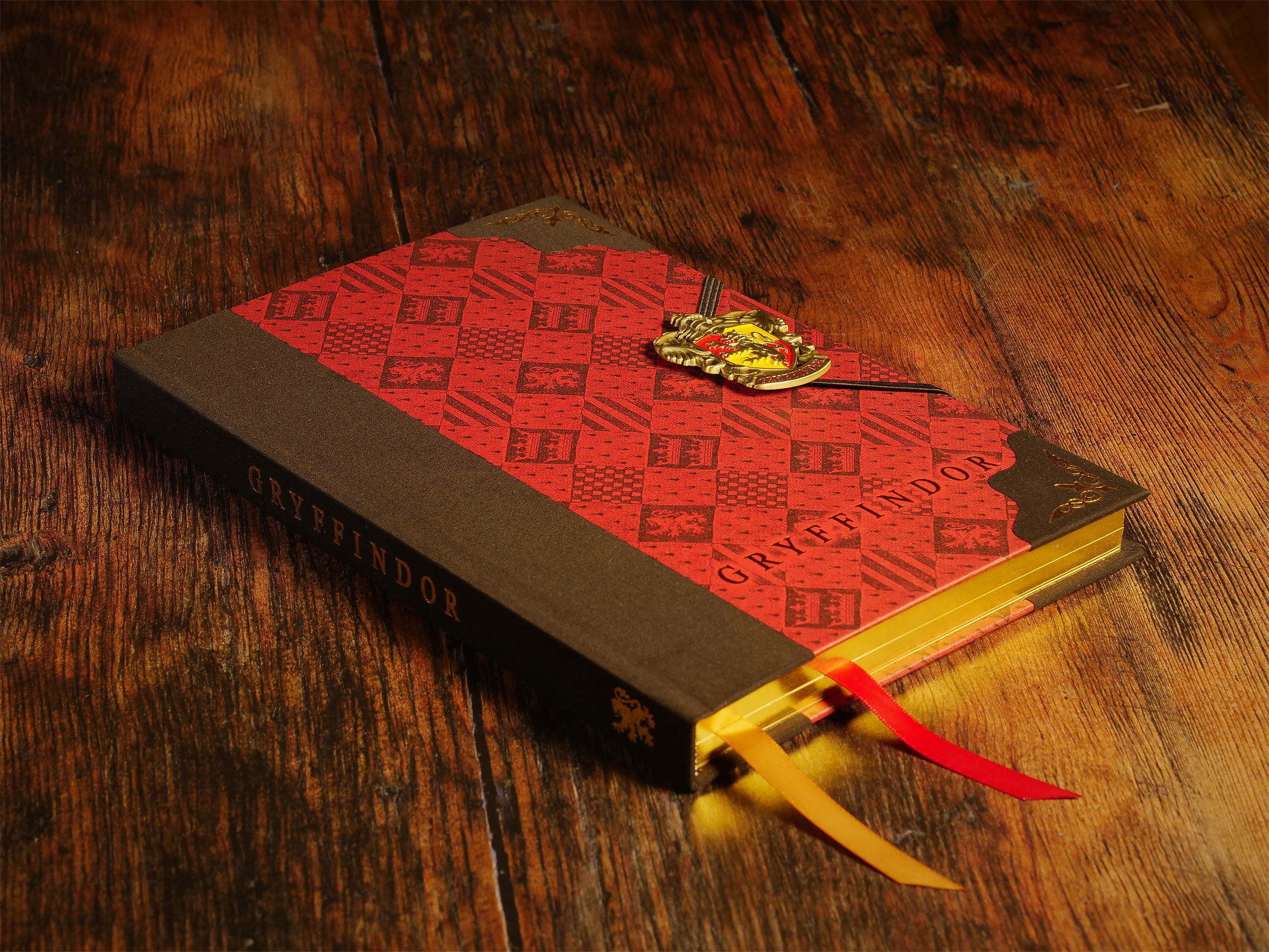 Immagine del prodotto Harry Potter - Gryffindor Deluxe Taccuino con stemma