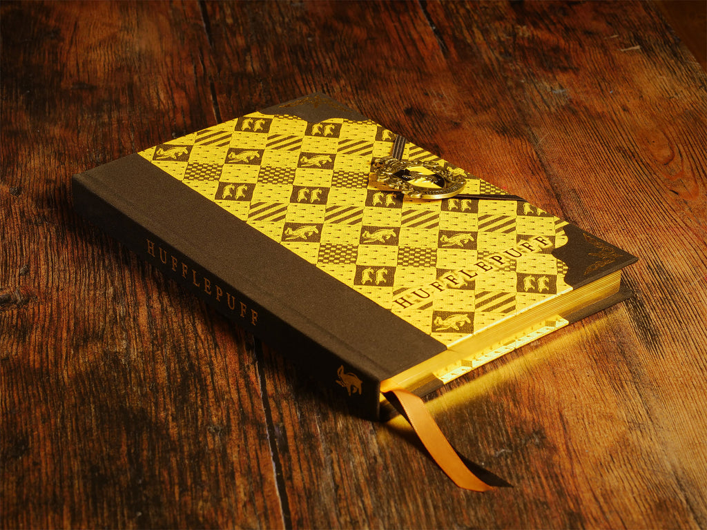 Immagine del prodotto Harry Potter - Taccuino Deluxe con stemma di Hufflepuff