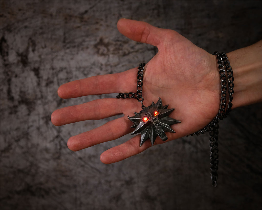 Product image Witcher - Wild Hunt medallion with LED eyes