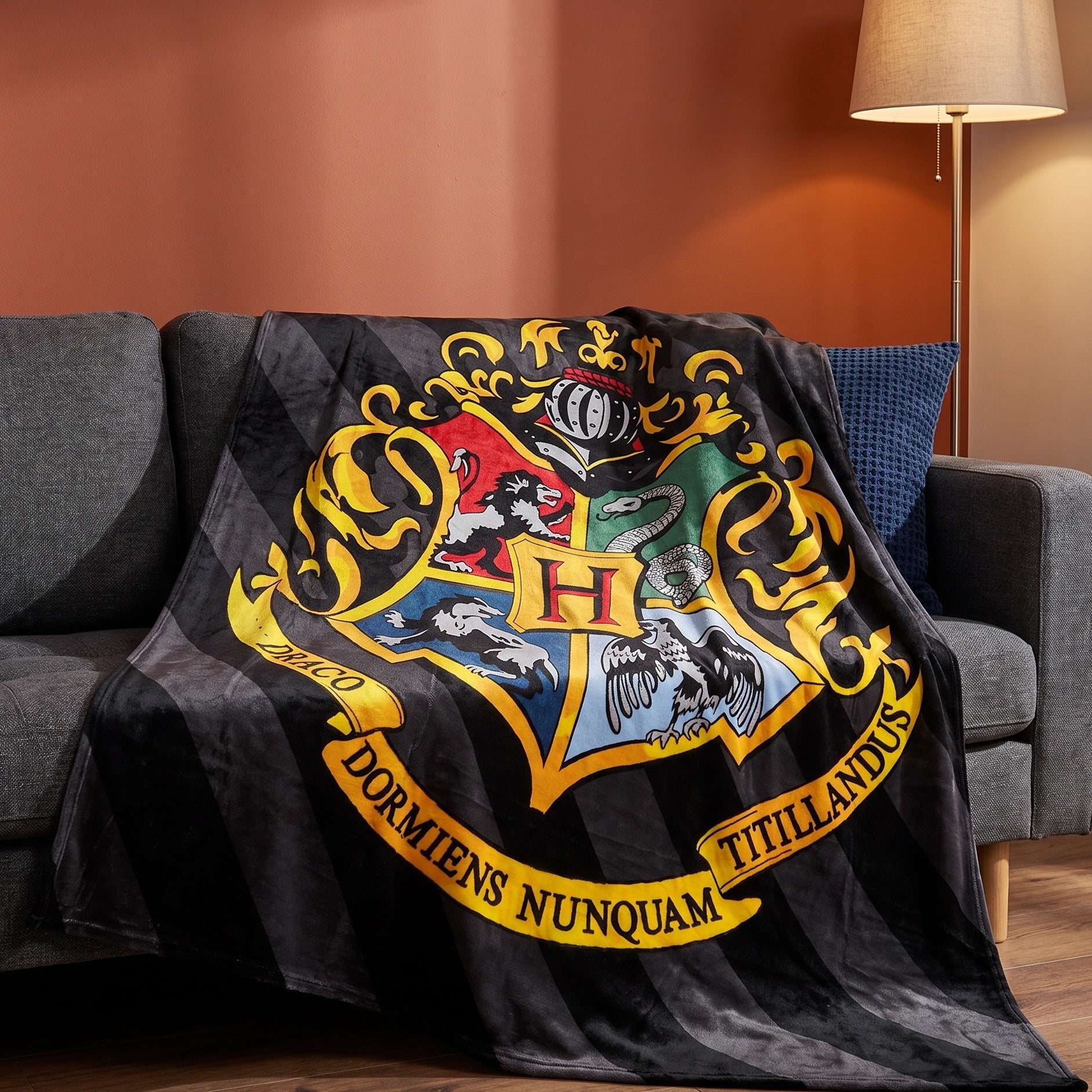 Immagine del prodotto Harry Potter - Coperta morbida con stemma di Hogwarts