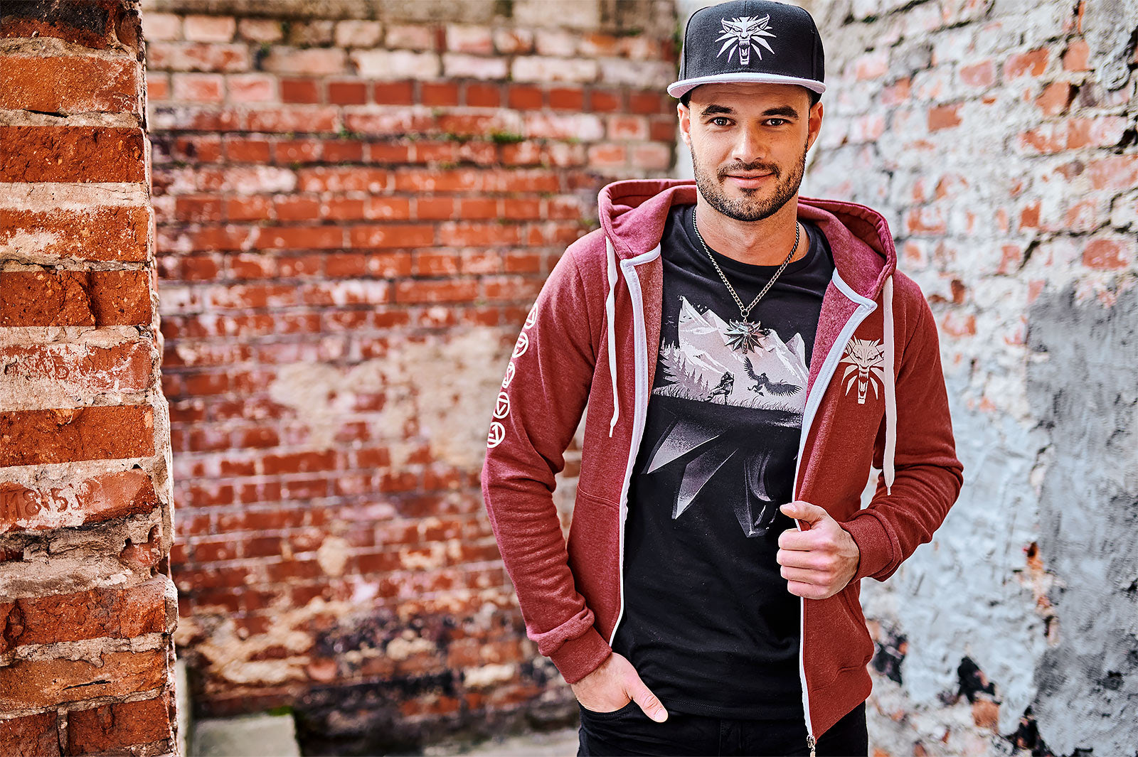 Immagine del prodotto Witcher - T-shirt nera con silhouette di lupo