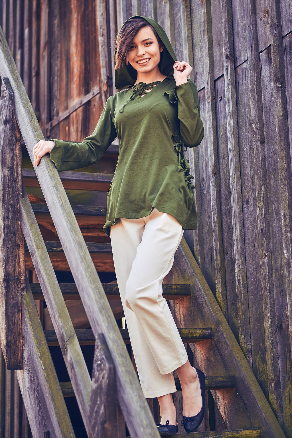 Immagine del prodotto Blusa medievale Lea con cappuccio verde