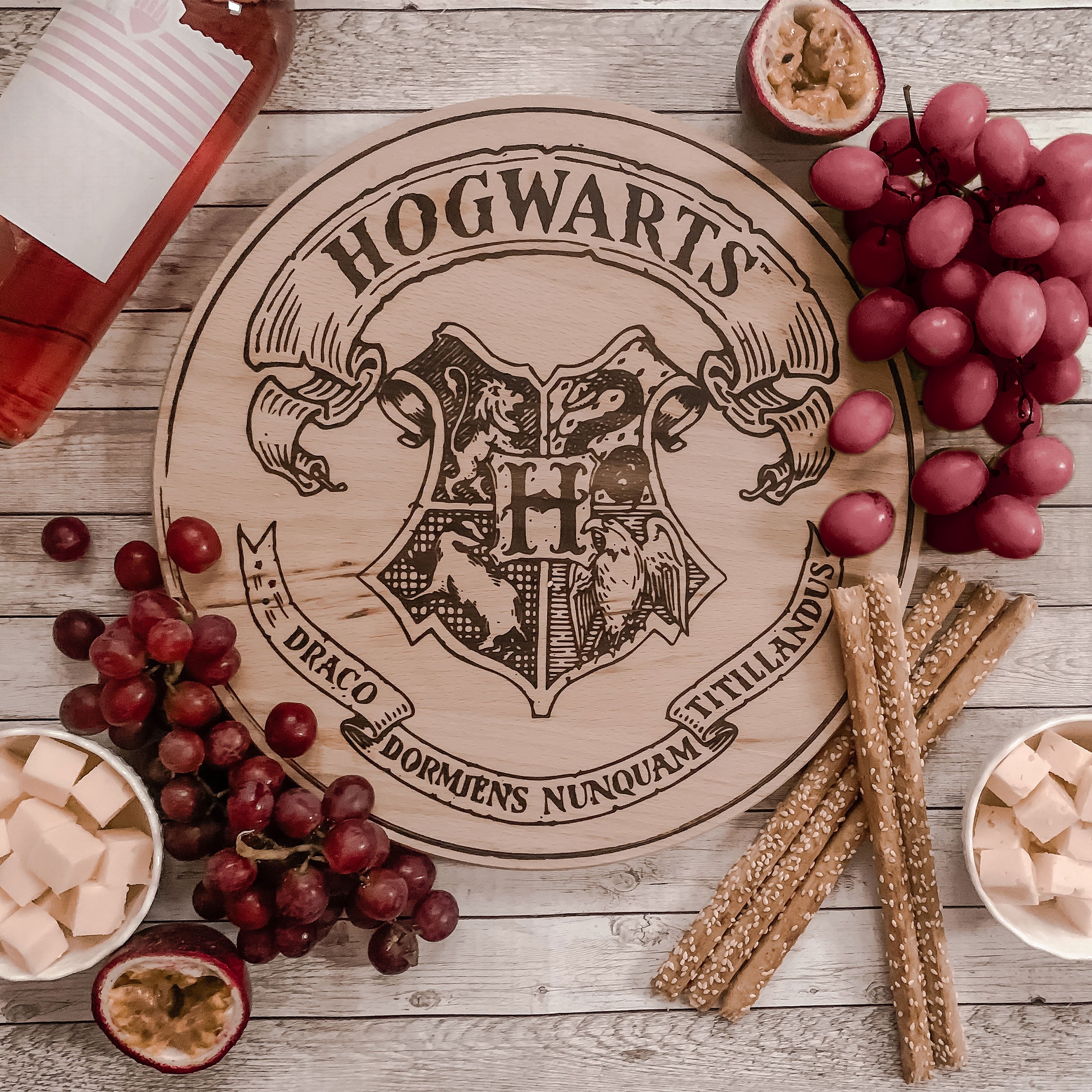Immagine del prodotto Harry Potter - Tagliere stemma di Hogwarts faggio