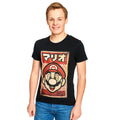 Immagine del prodotto T-shirt nera con poster di propaganda di Super Mario