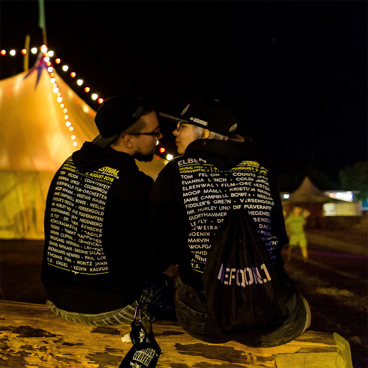 Immagine del prodotto Felpa con cappuccio nera del Festival Elbenwald
