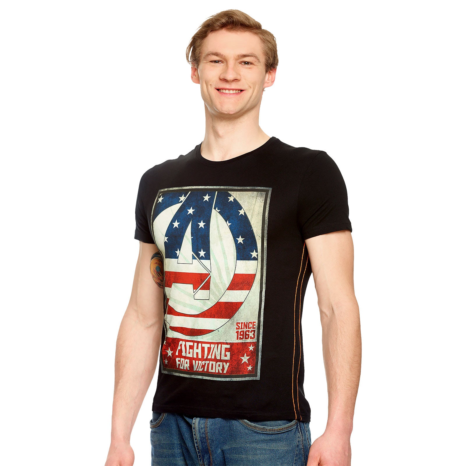 Immagine del prodotto Avengers - T-shirt nera 'Fighting for Victory'