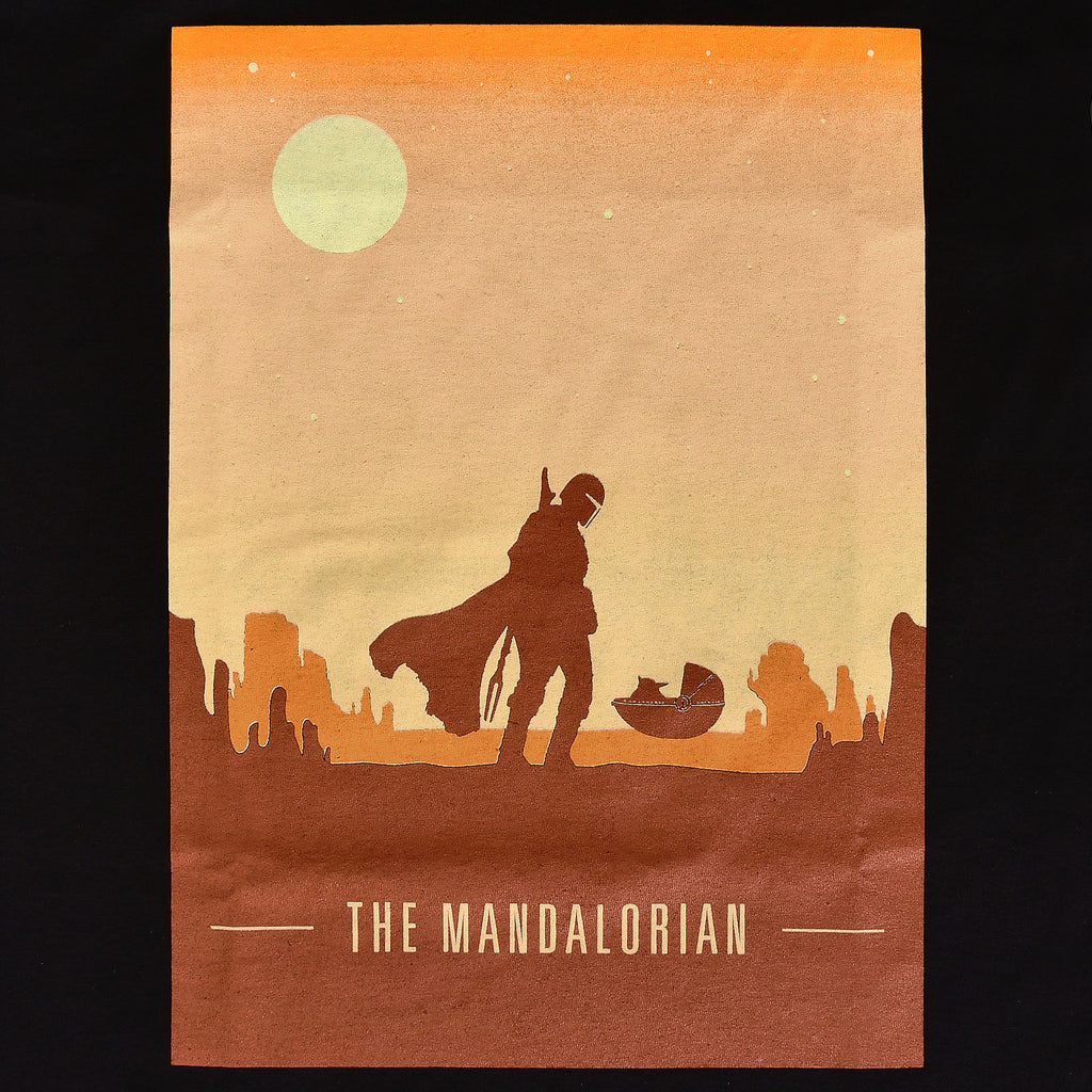 Immagine del prodotto Maglietta nera con poster retrò di The Mandalorian - Star Wars
