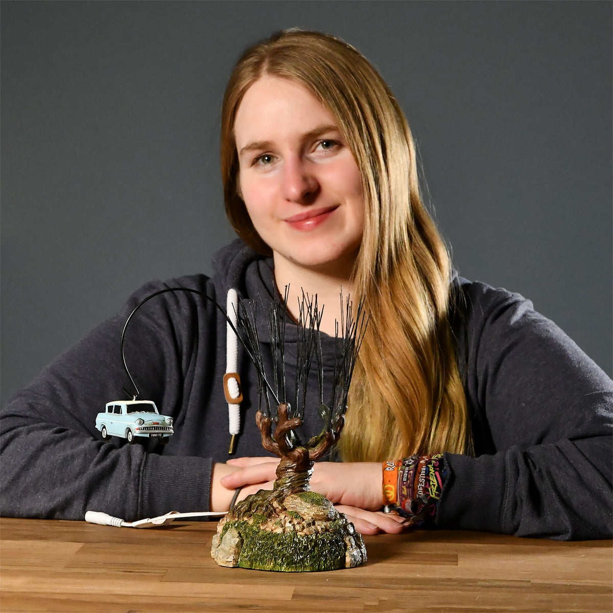 Product image Whipping willow with flying car miniature replica - Harry Potter