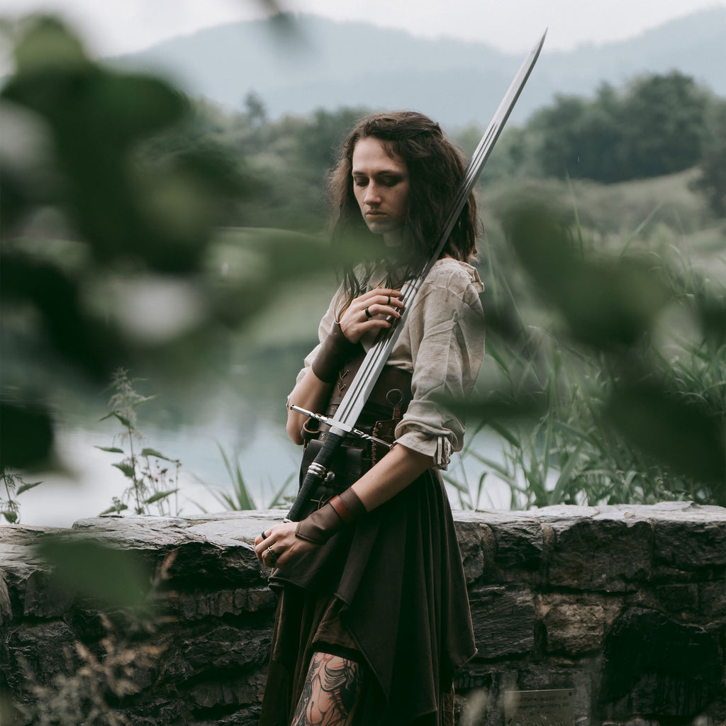 Immagine del prodotto Replica della spada d'acciaio di Geralt di Rivia con fodero per i fan di Witcher