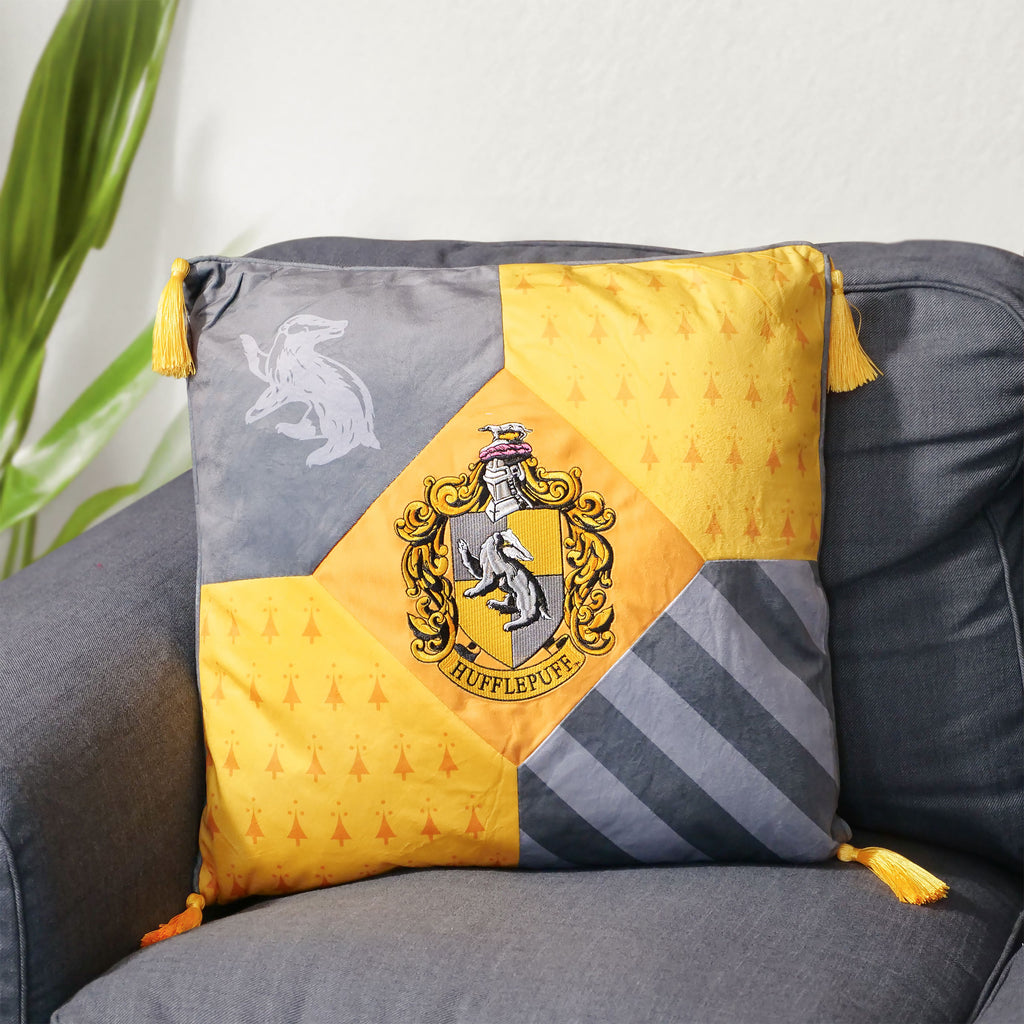 Immagine del prodotto Harry Potter - Cuscino Tassorosso con nappine deluxe