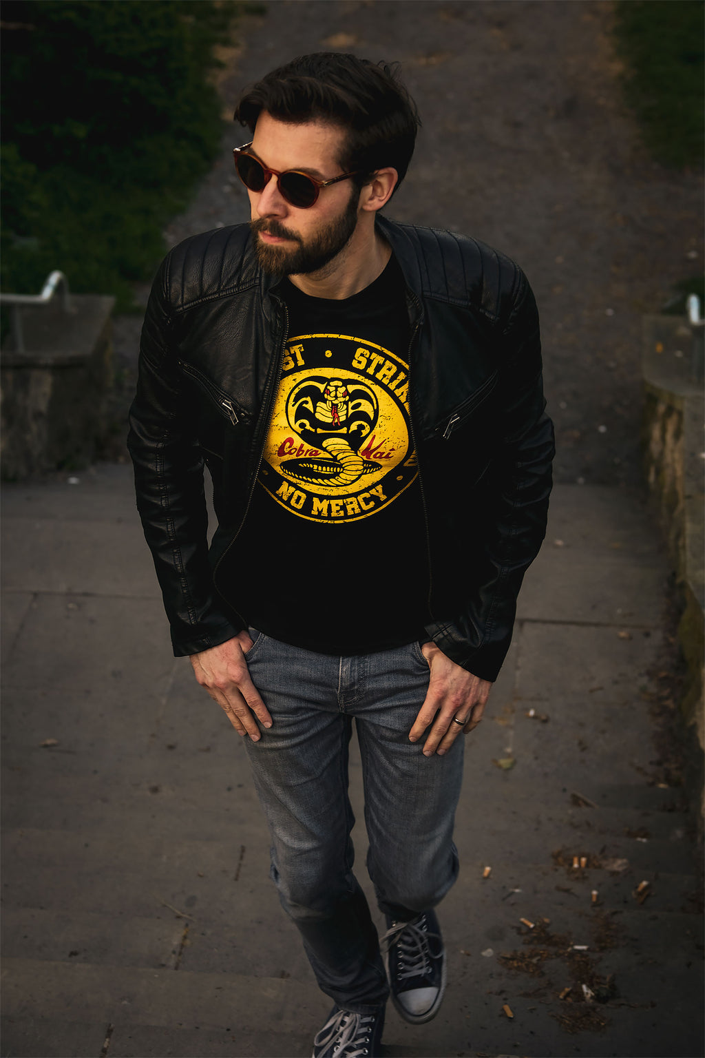 Immagine del prodotto T-shirt nera con logo Cobra Kai per fan di Karate Kid