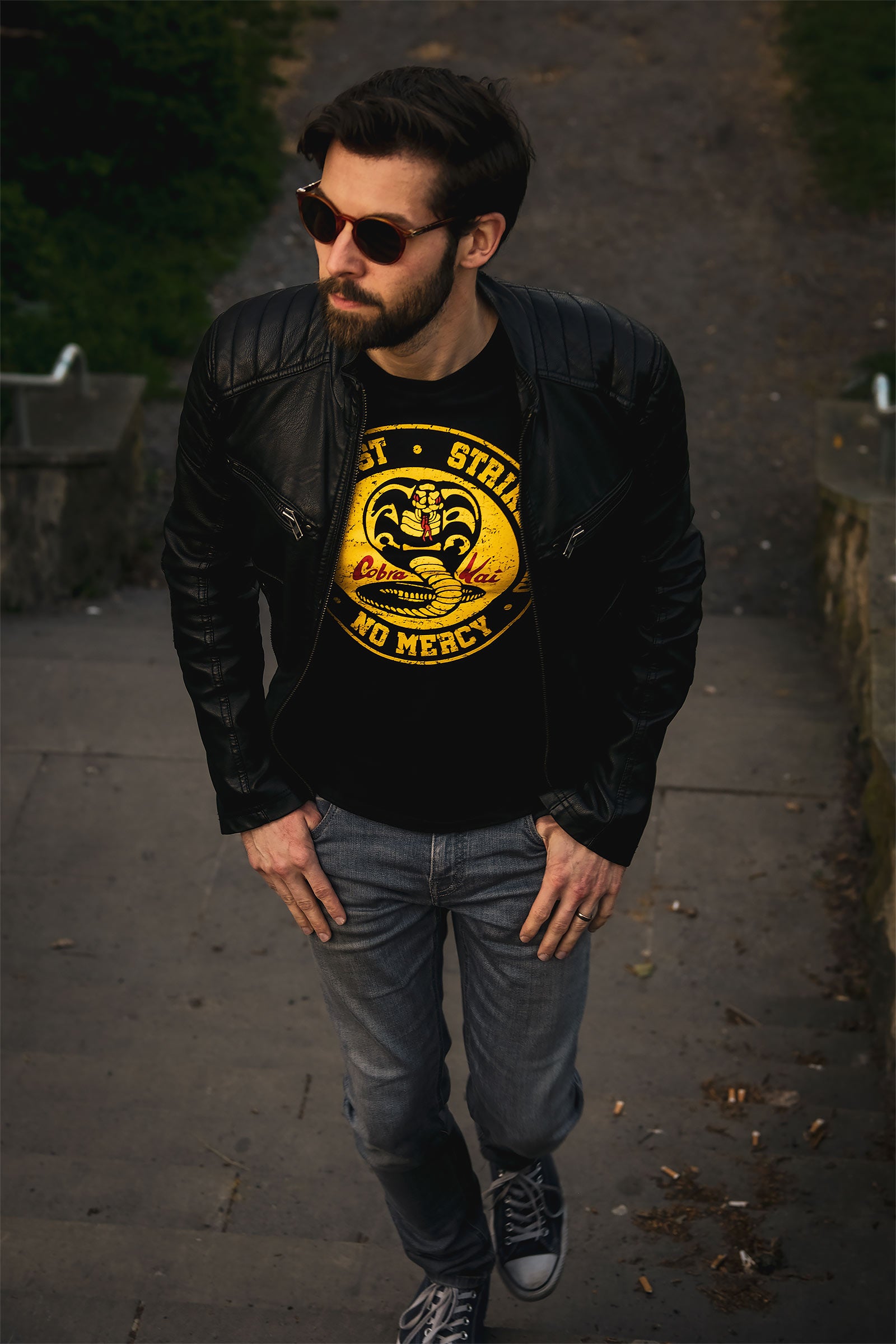 Immagine del prodotto T-shirt nera con logo Cobra Kai per fan di Karate Kid