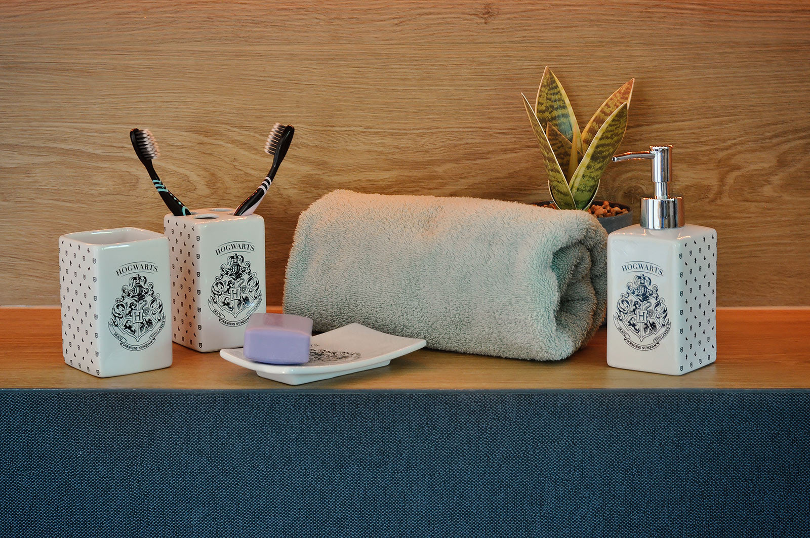 Immagine del prodotto Harry Potter - Set da bagno a 4 pezzi con lo stemma di Hogwarts