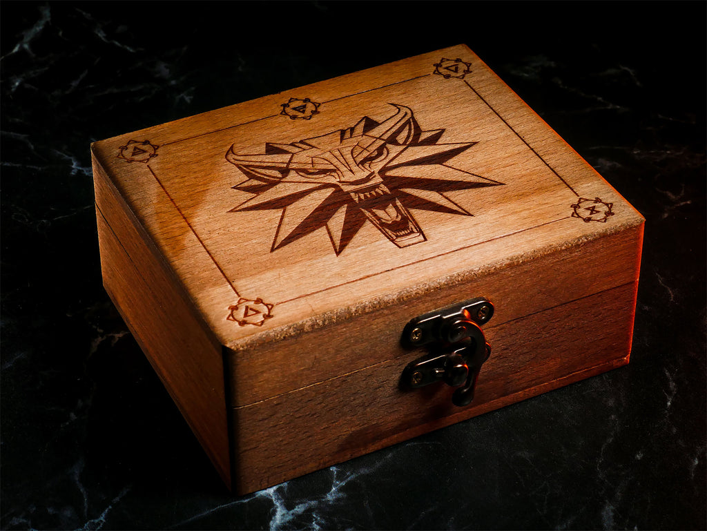 Immagine del prodotto Witcher - Medaglione Wild Hunt con occhi LED in scatola regalo