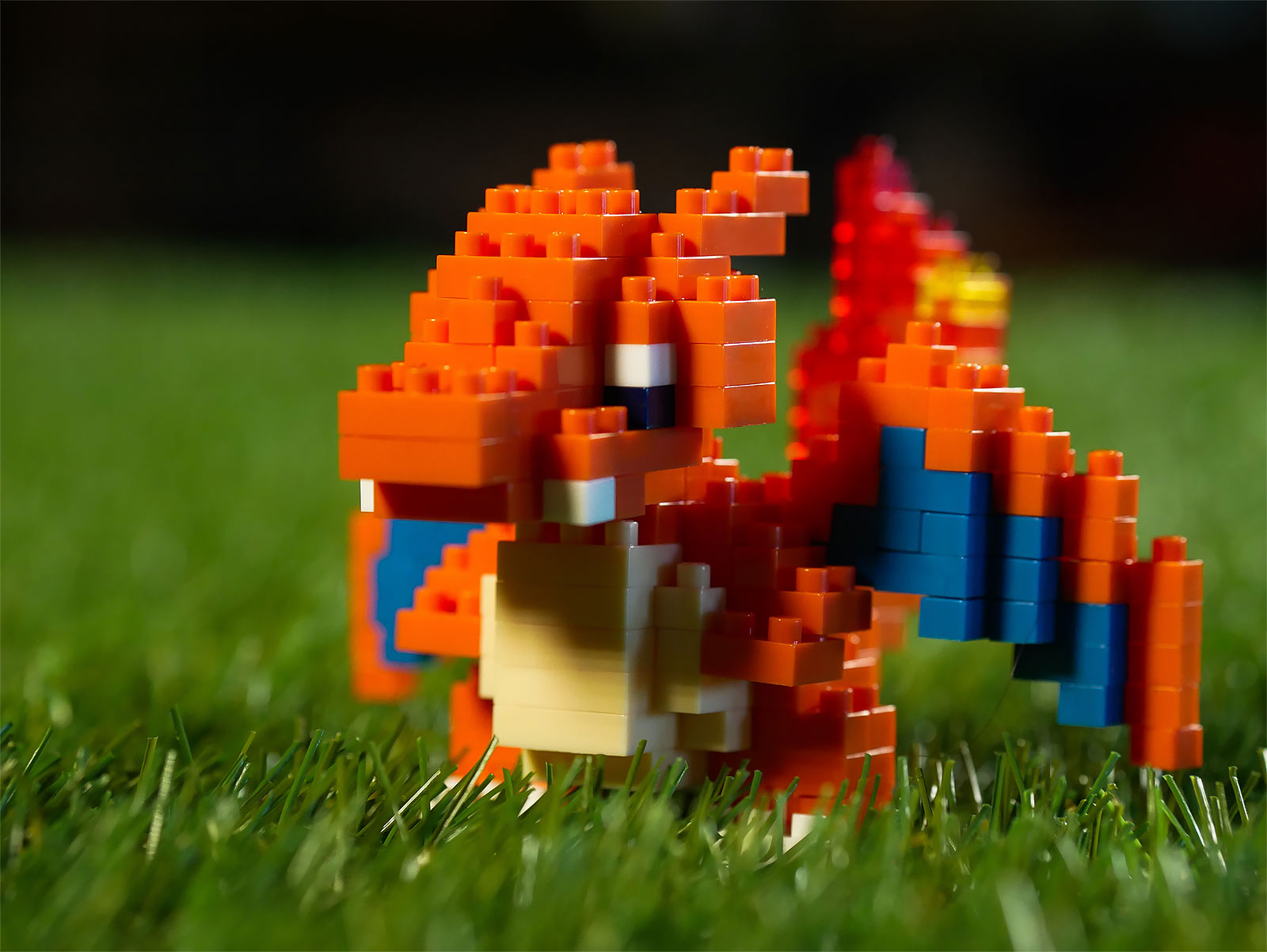 Immagine del prodotto Pokemon - Mini figura di Charizard nanoblock in mattoncini da costruzione