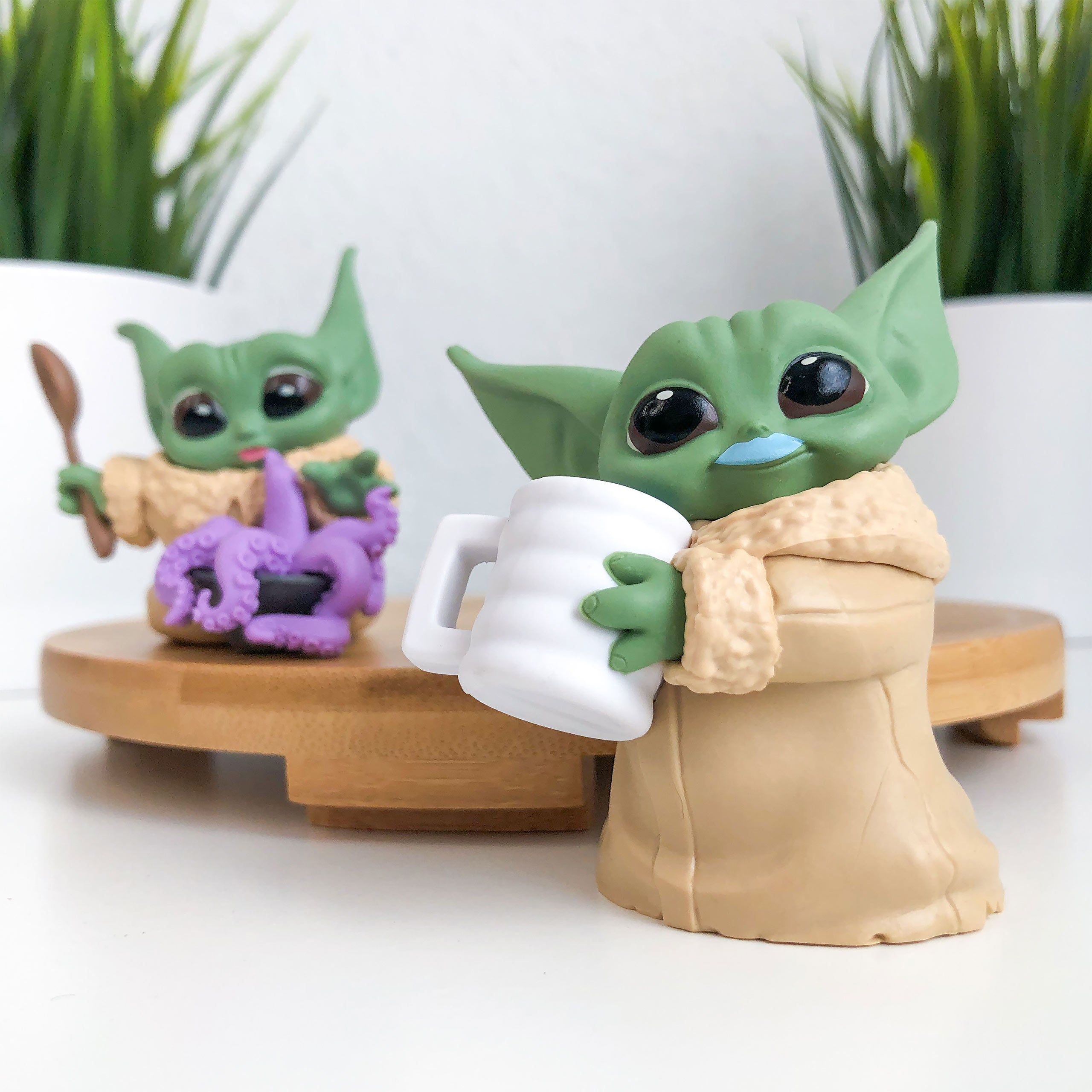 Product image Grogu with Tentacle Soup and Milk Mustache Pose Mini Figure Set - Star Wars The Mandalorian