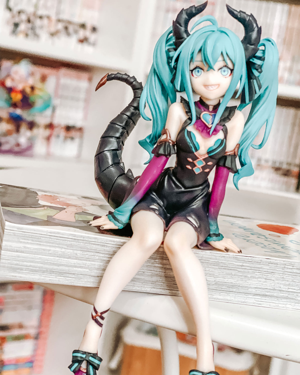 Product image Vocaloid - Hatsune Miku Villain Noodle Stopper Figure 16 cm
