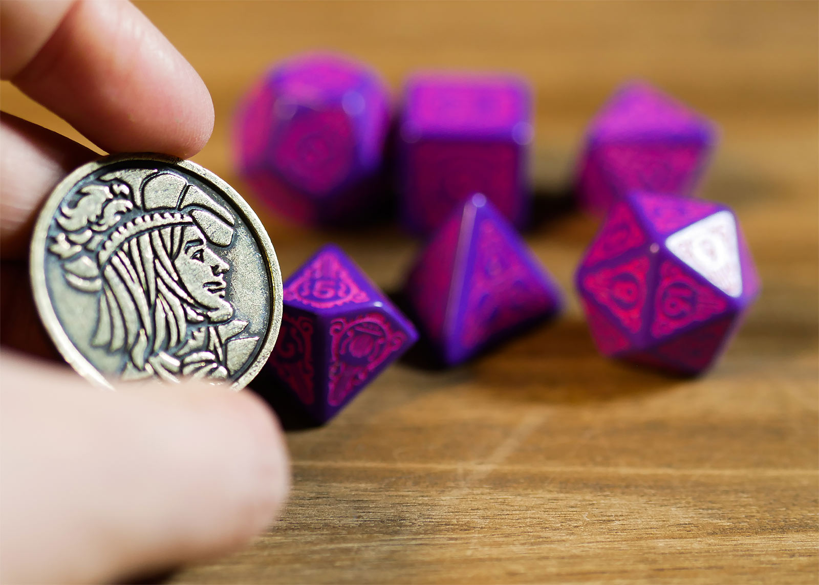 Immagine del prodotto Witcher - Dandelion Conquistatore di Cuori Set di Dadi RPG 7 pezzi con Moneta da Collezione