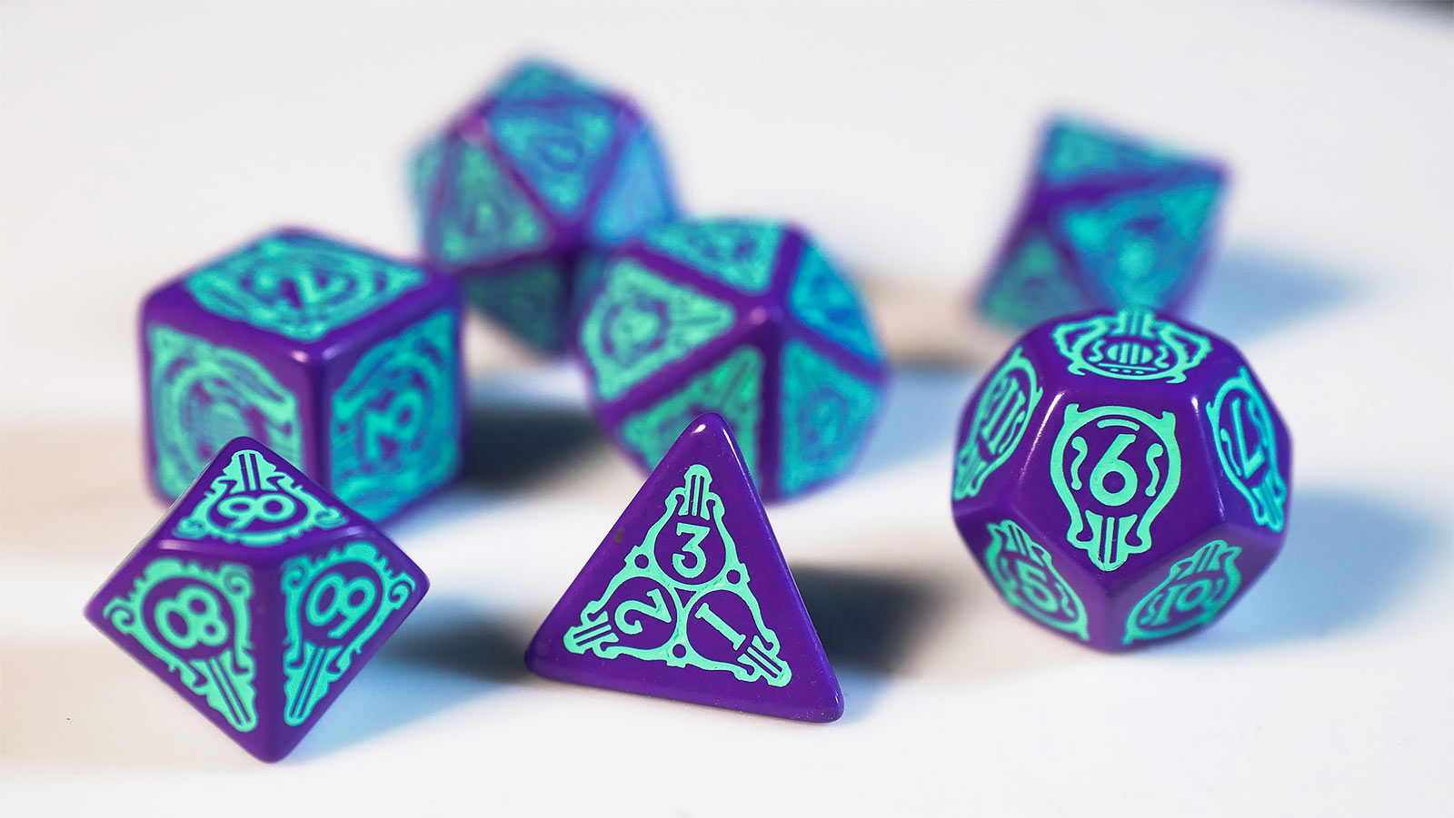 Immagine del prodotto Witcher - Dandelion Mezzo Secolo di Poesia RPG Set di Dadi 7 pezzi con Moneta da Collezione