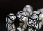 Immagine del prodotto Witcher - Yennefer Obsidian Star RPG Set di Dadi 7 pezzi con Moneta da Collezione