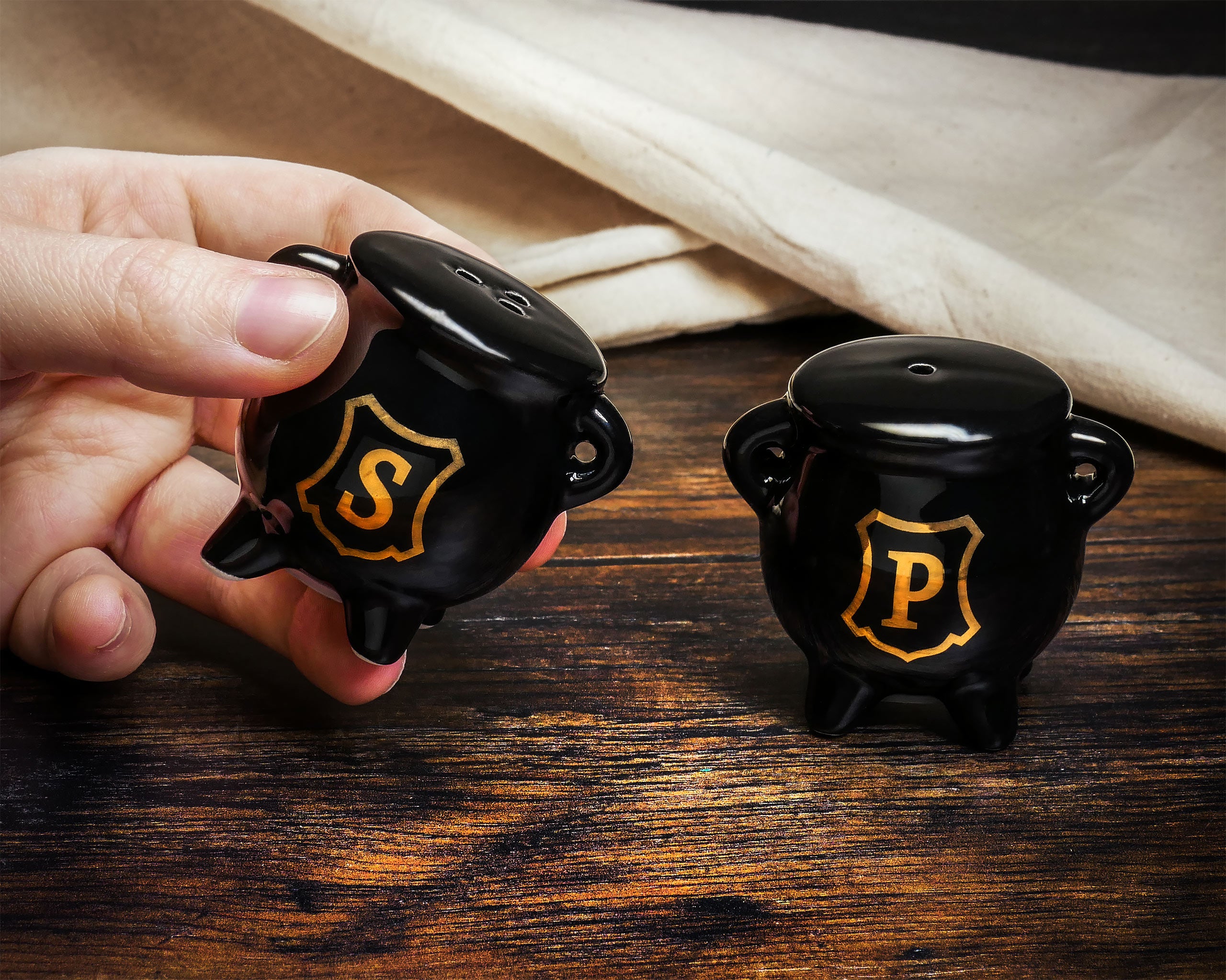 Immagine del prodotto Set sale e pepe a forma di calderone per fan di Harry Potter