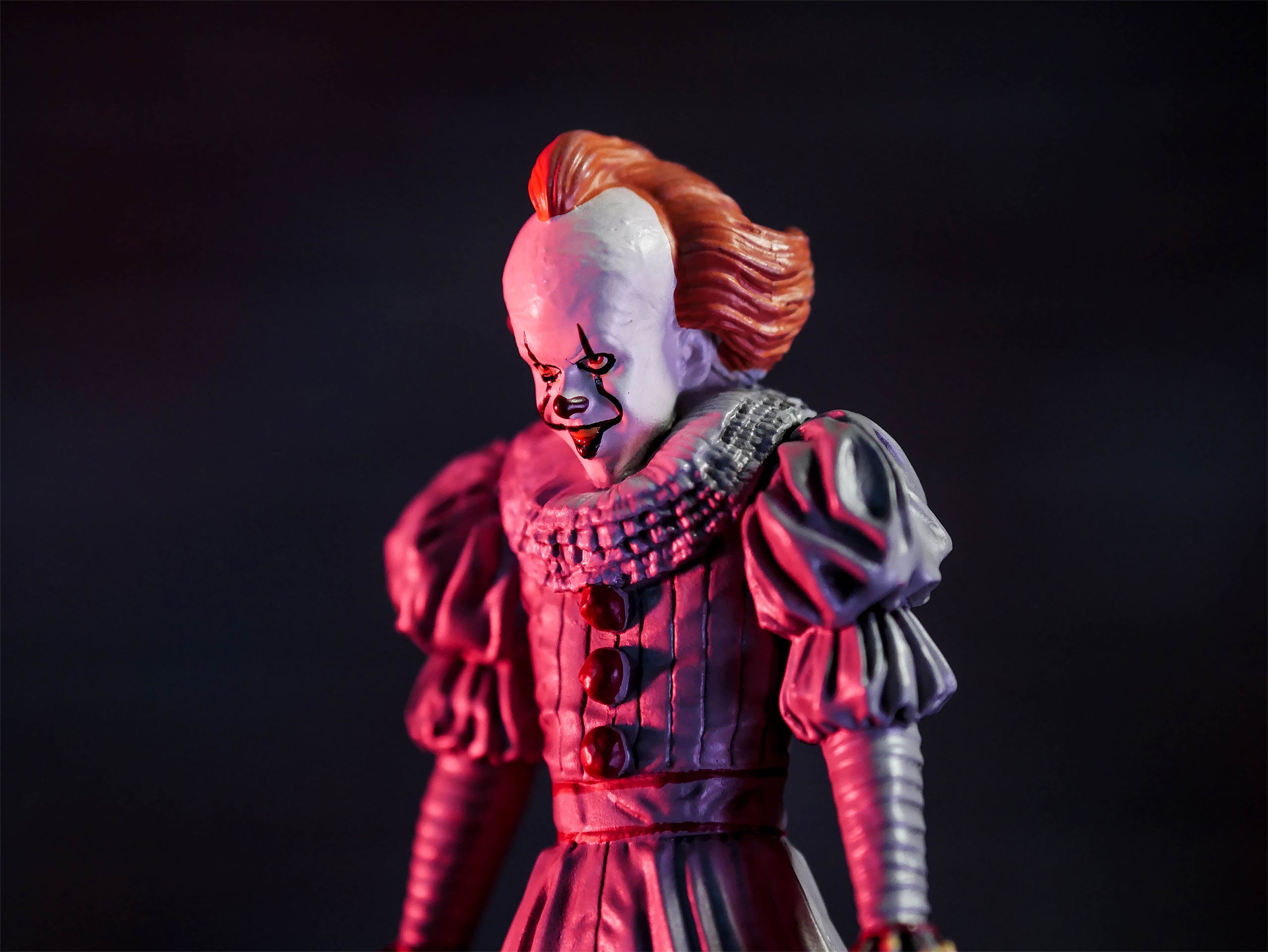 Product image Stephen King's ES - Pennywise 2019 metal figure