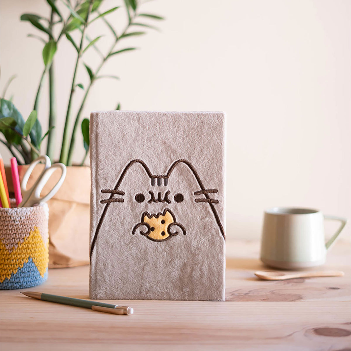 Immagine del prodotto Pusheen - Taccuino in peluche con biscotto