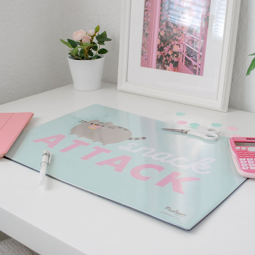 Product image Pusheen - Snack Attack Desk Pad