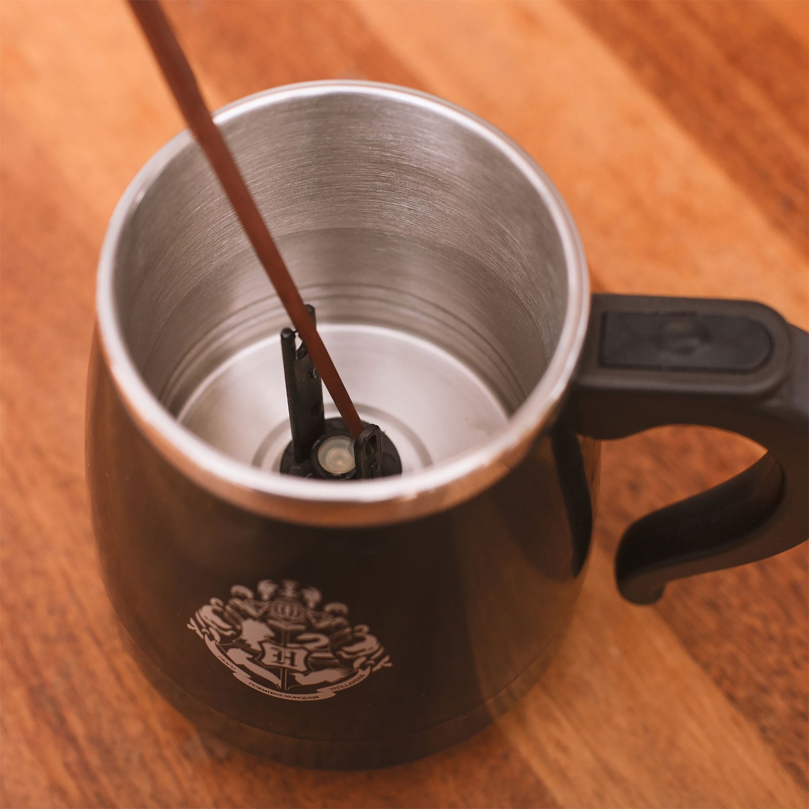 Immagine del prodotto Harry Potter - Tazza di Hogwarts con funzione di mescolamento e bacchetta magica