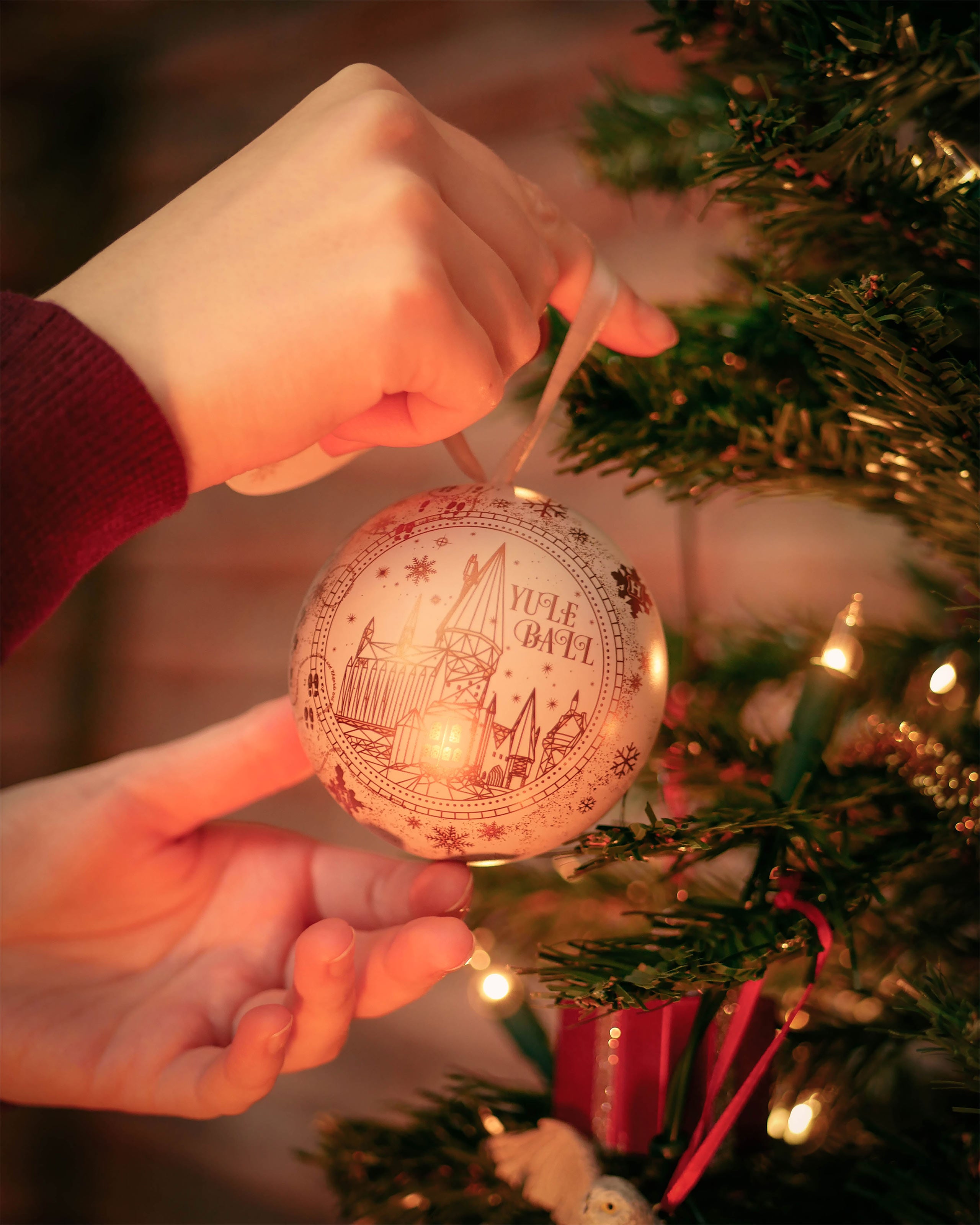 Immagine del prodotto Harry Potter - Pallina di Natale del Ballo del Ceppo con Collana