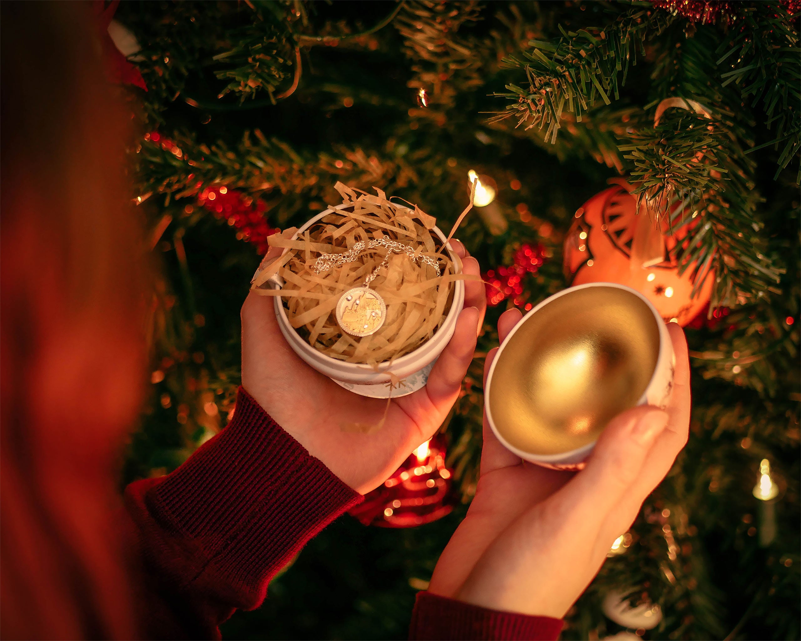 Immagine del prodotto Harry Potter - Pallina di Natale del Ballo del Ceppo con Collana
