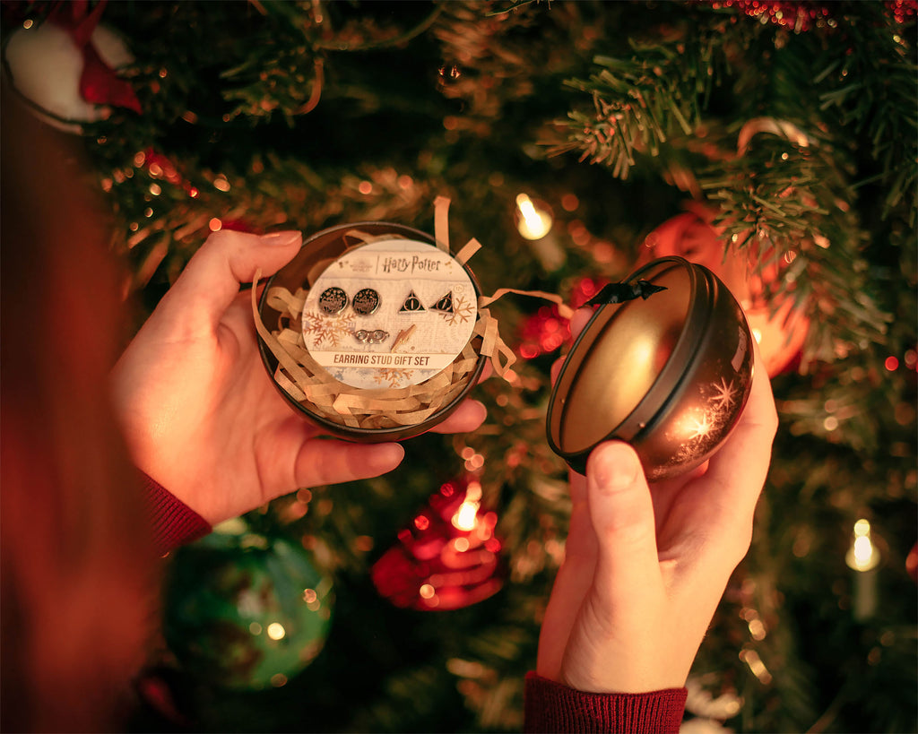 Immagine del prodotto Harry Potter - Pallina di Natale di Hogwarts con Set di Orecchini