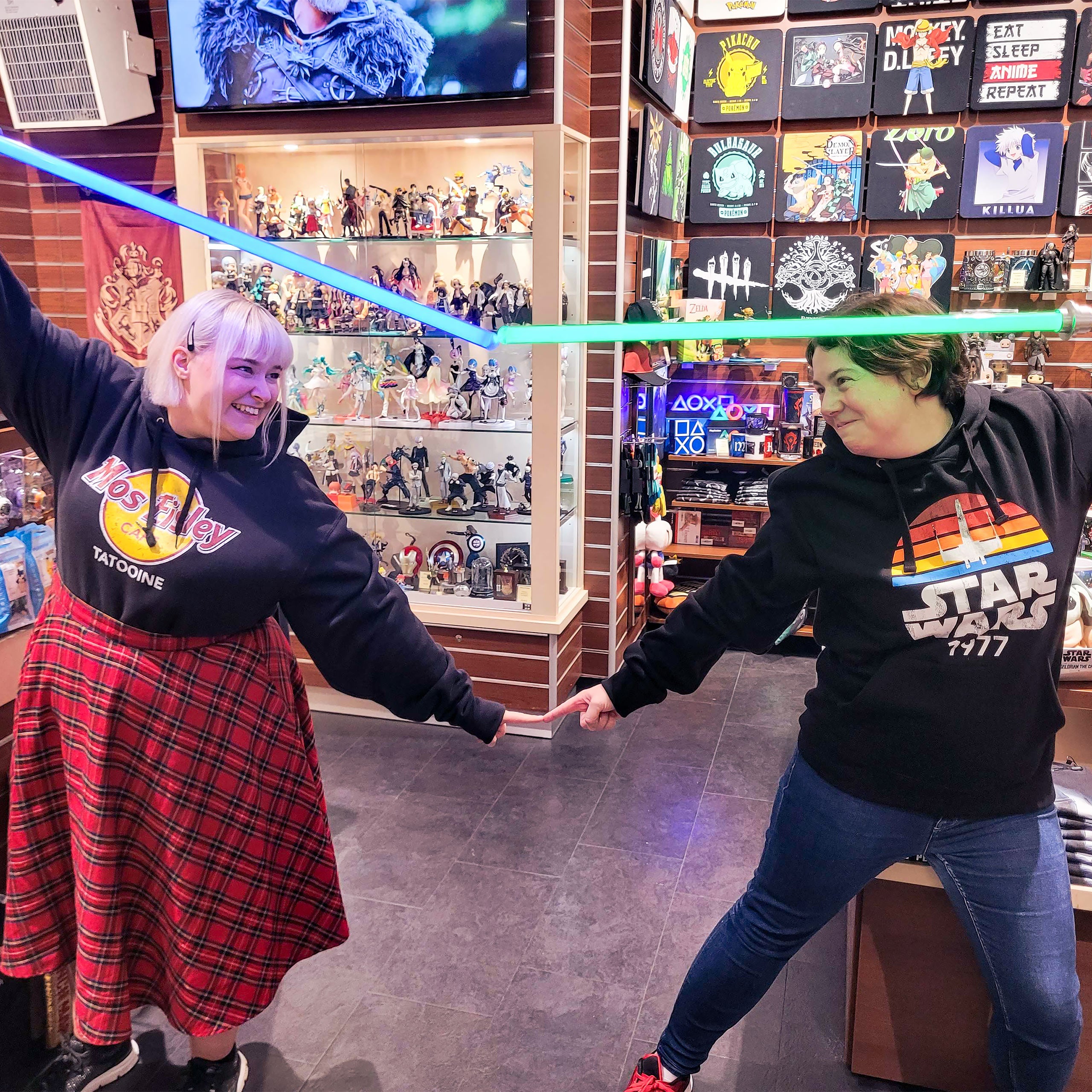 Immagine del prodotto Felpa con cappuccio Mos Eisley Cafe per fan di Star Wars nera