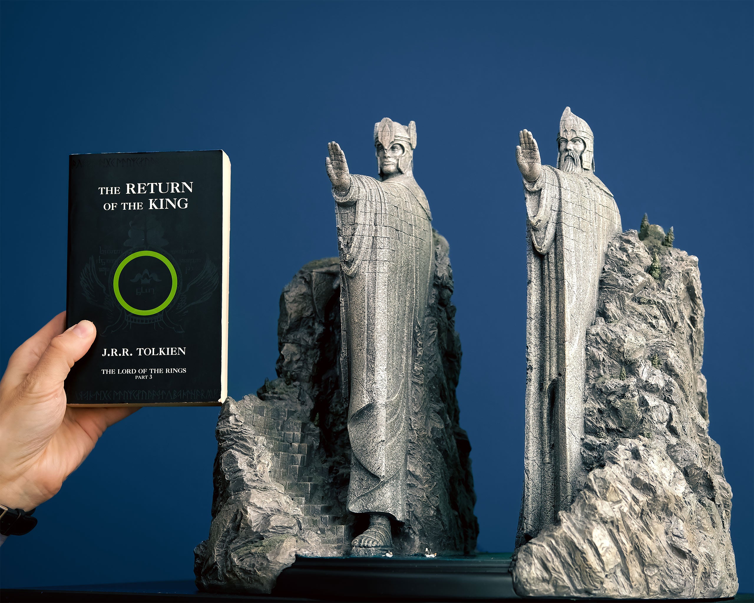 Immagine del prodotto Il Signore degli Anelli - Figura d'ambiente Argonath deluxe 34 cm