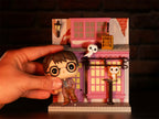 Immagine del prodotto Harry Potter e il negozio di gufi Eeylops figura Funko Pop con diorama