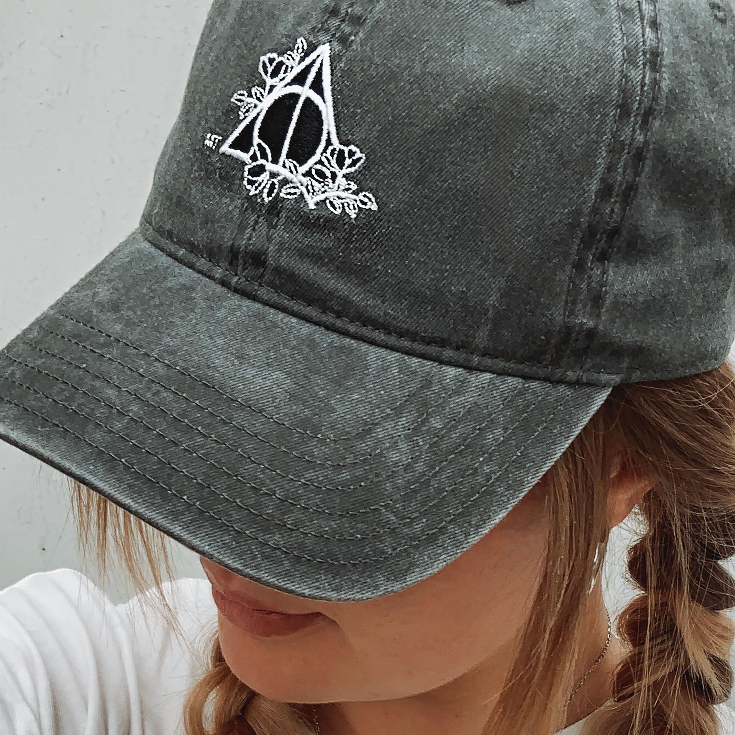 Immagine del prodotto Harry Potter - Cappellino dei Doni della Morte grigio