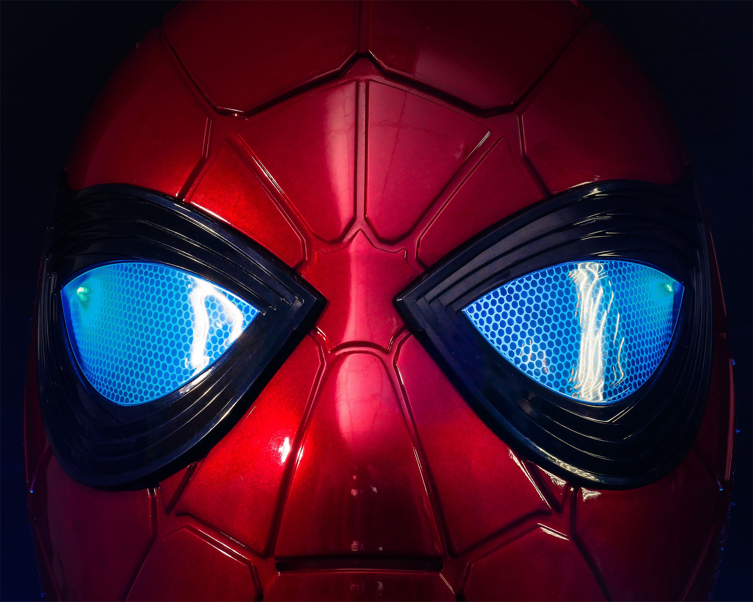 Immagine del prodotto Spider-Man - Replica del casco Iron Spider con effetti di luce