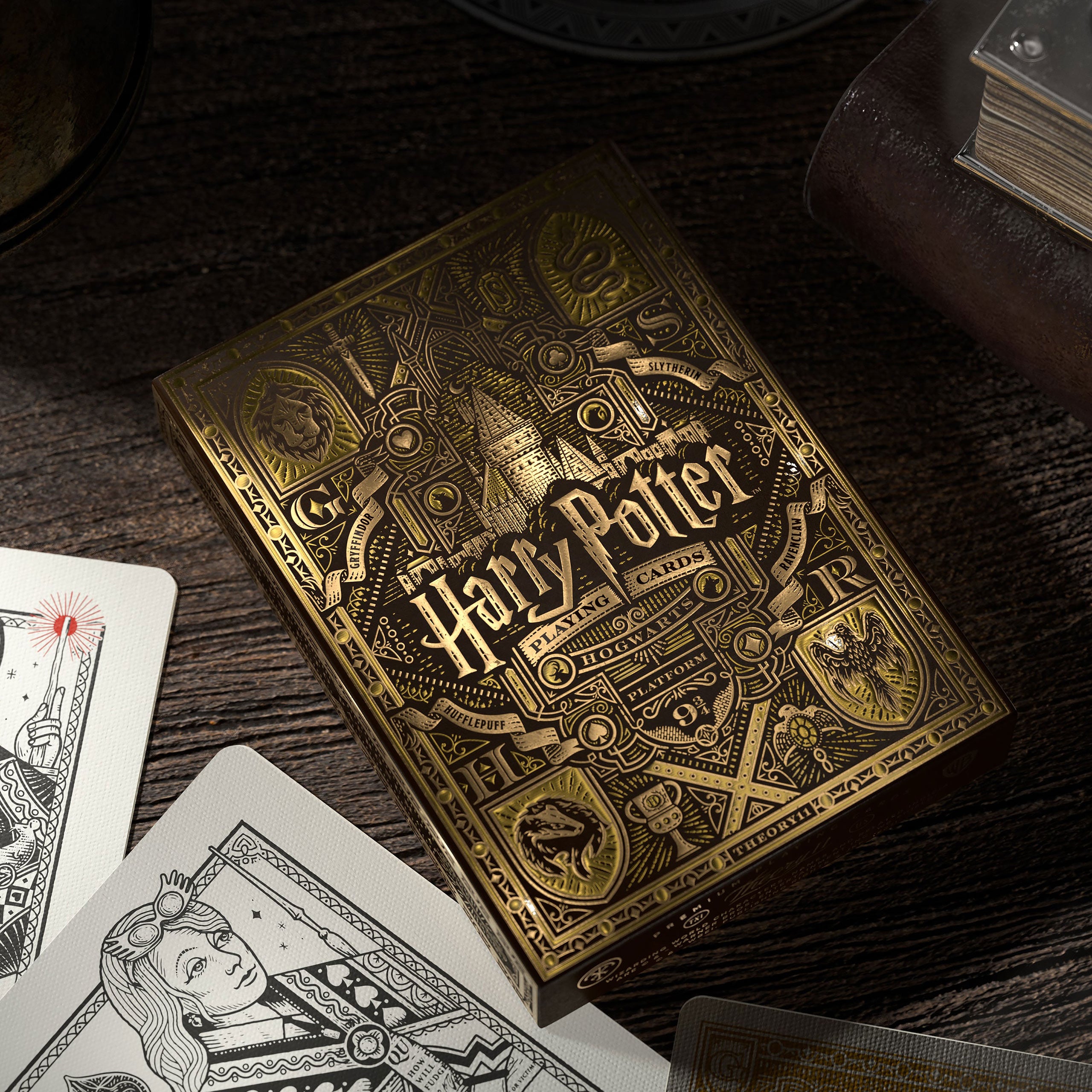 Immagine del prodotto Harry Potter - Gioco di Carte Hufflepuff Edizione Deluxe