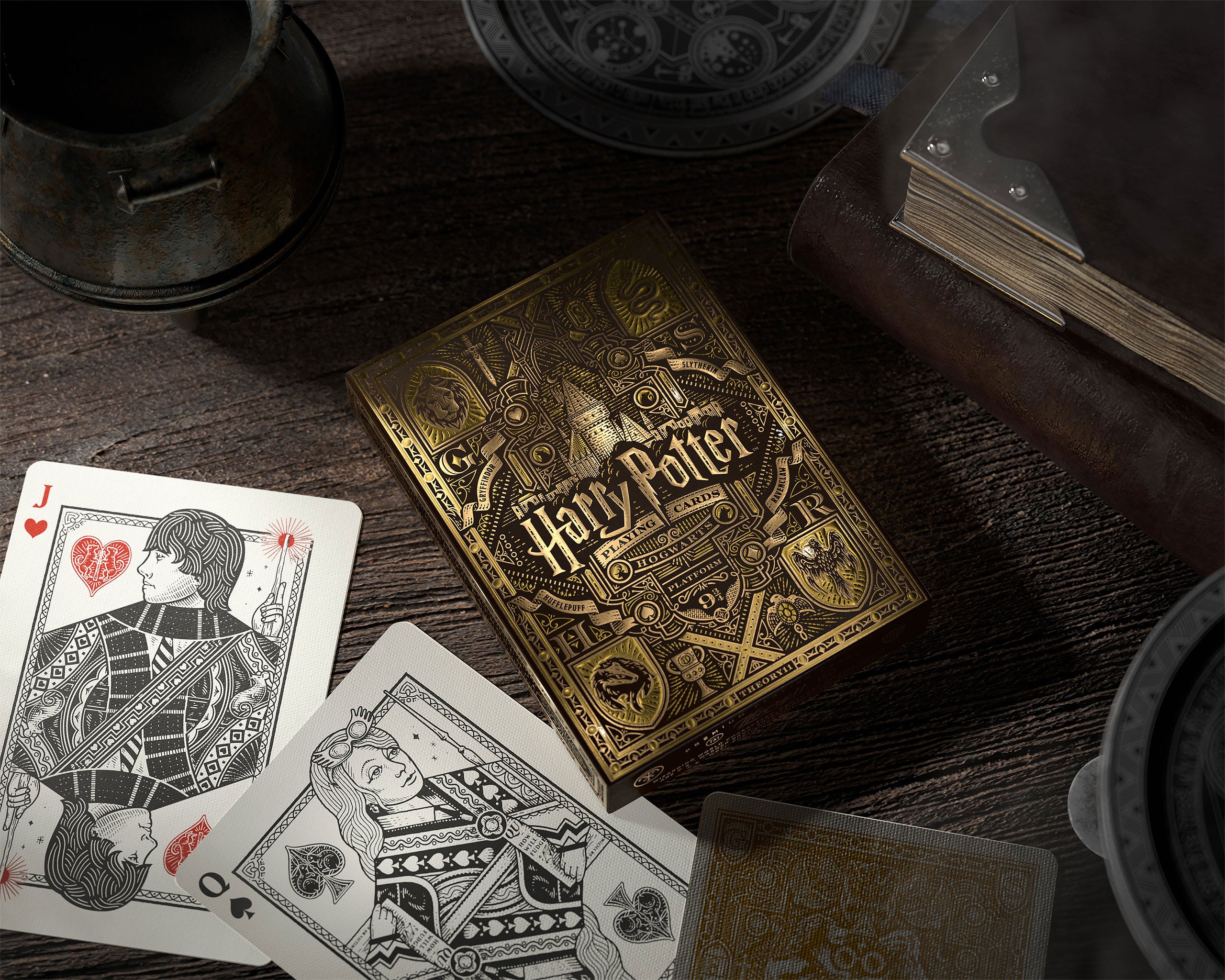 Immagine del prodotto Harry Potter - Gioco di Carte Hufflepuff Edizione Deluxe