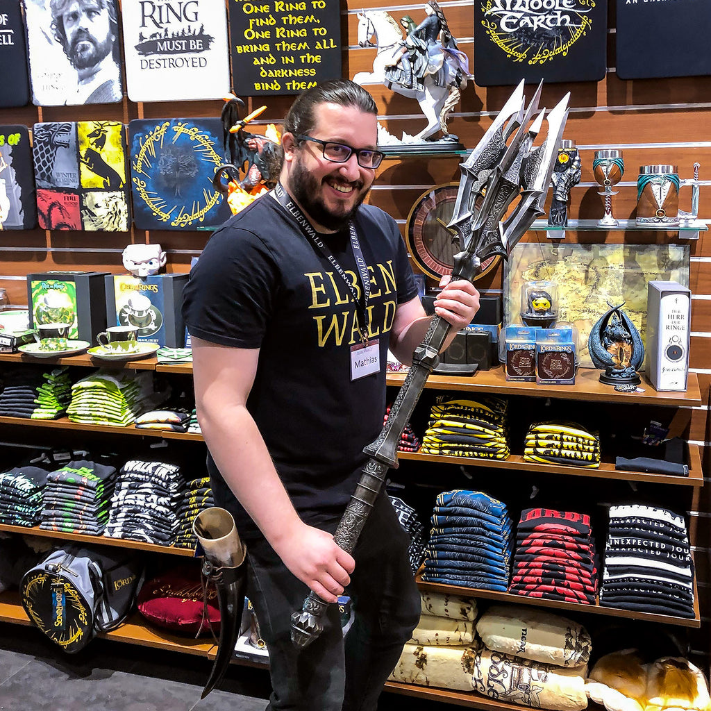 Immagine del prodotto Il Signore degli Anelli – Replica della mazza di Sauron con stendardo di guerra (Red Eye Edition)