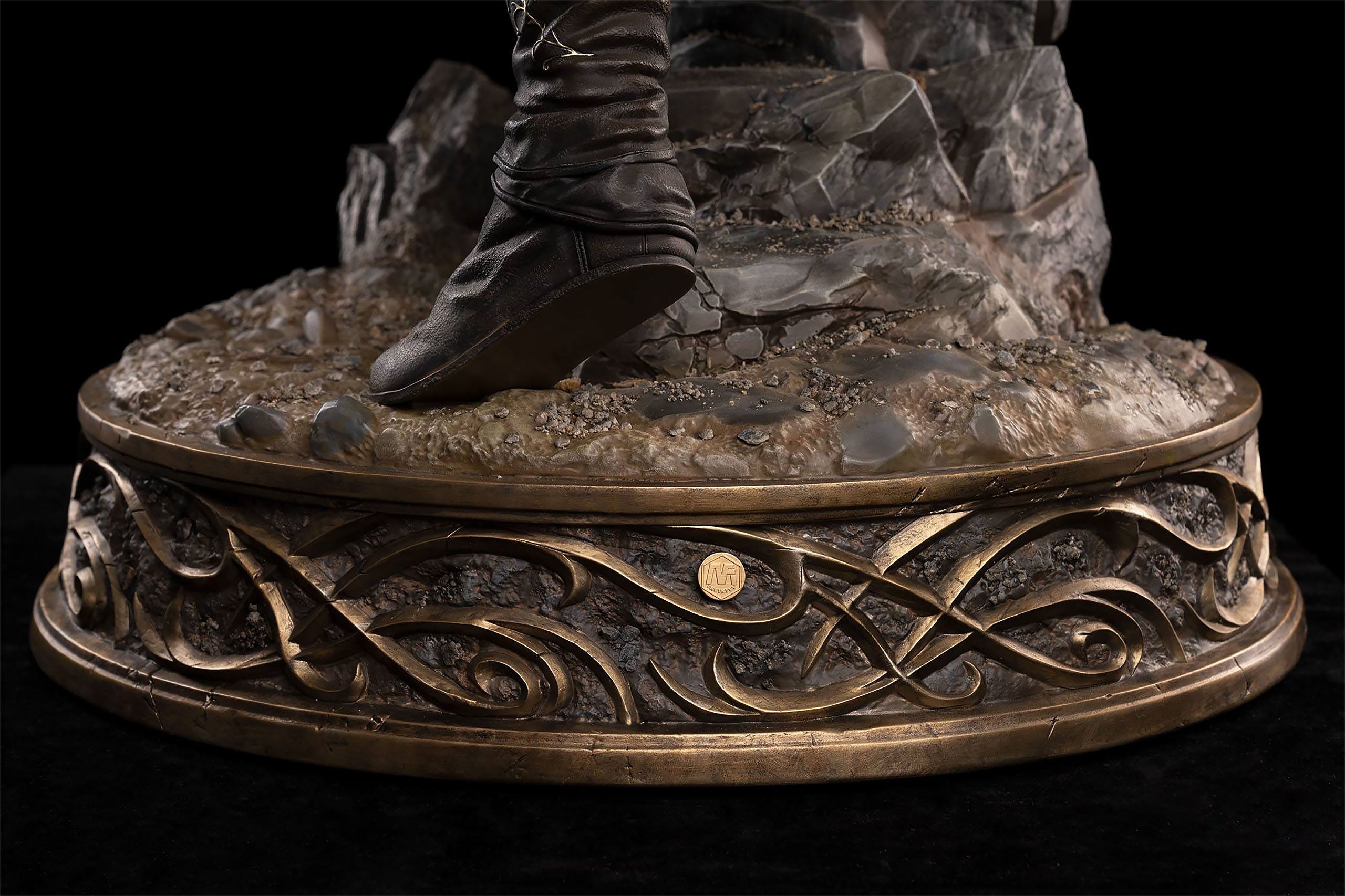 Product image The Lord of the Rings - Legolas Premium Collector Statue 1:2