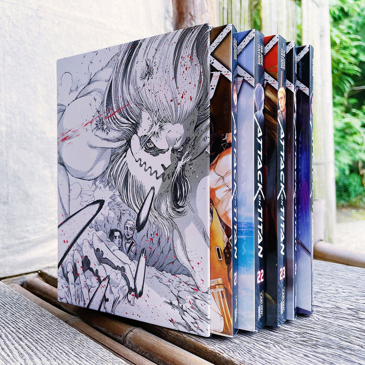 Product image Attack on Titan - Collector's Box Volume 21-25