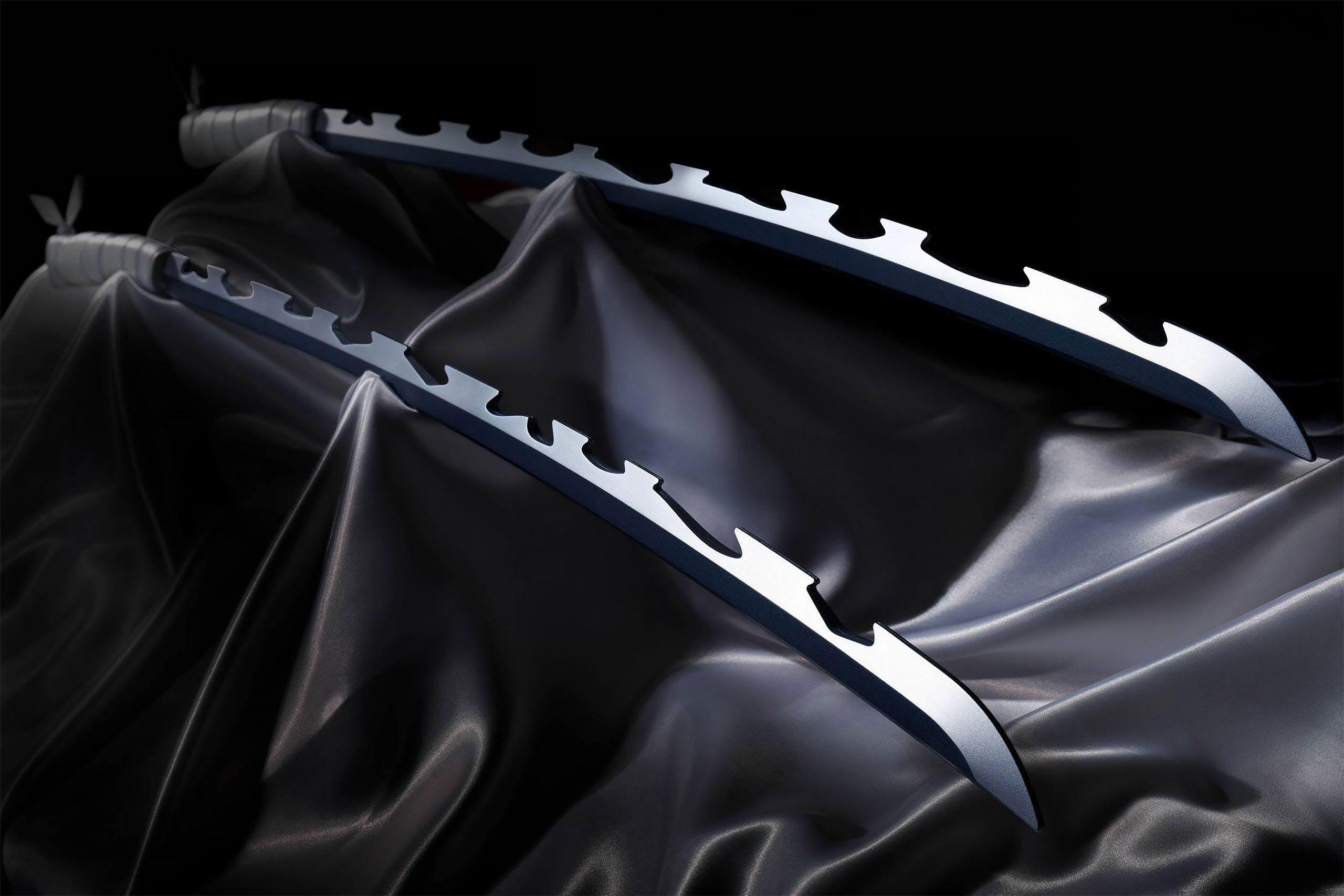 Immagine del prodotto Replica delle Spade Nichirin di Inosuke Hashibira con Suono - Demon Slayer