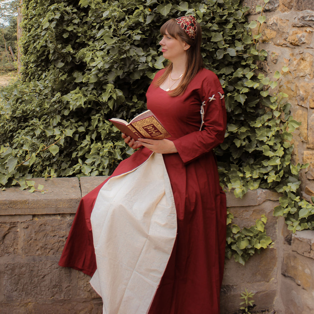 Product image Medieval dress Larina red beige
