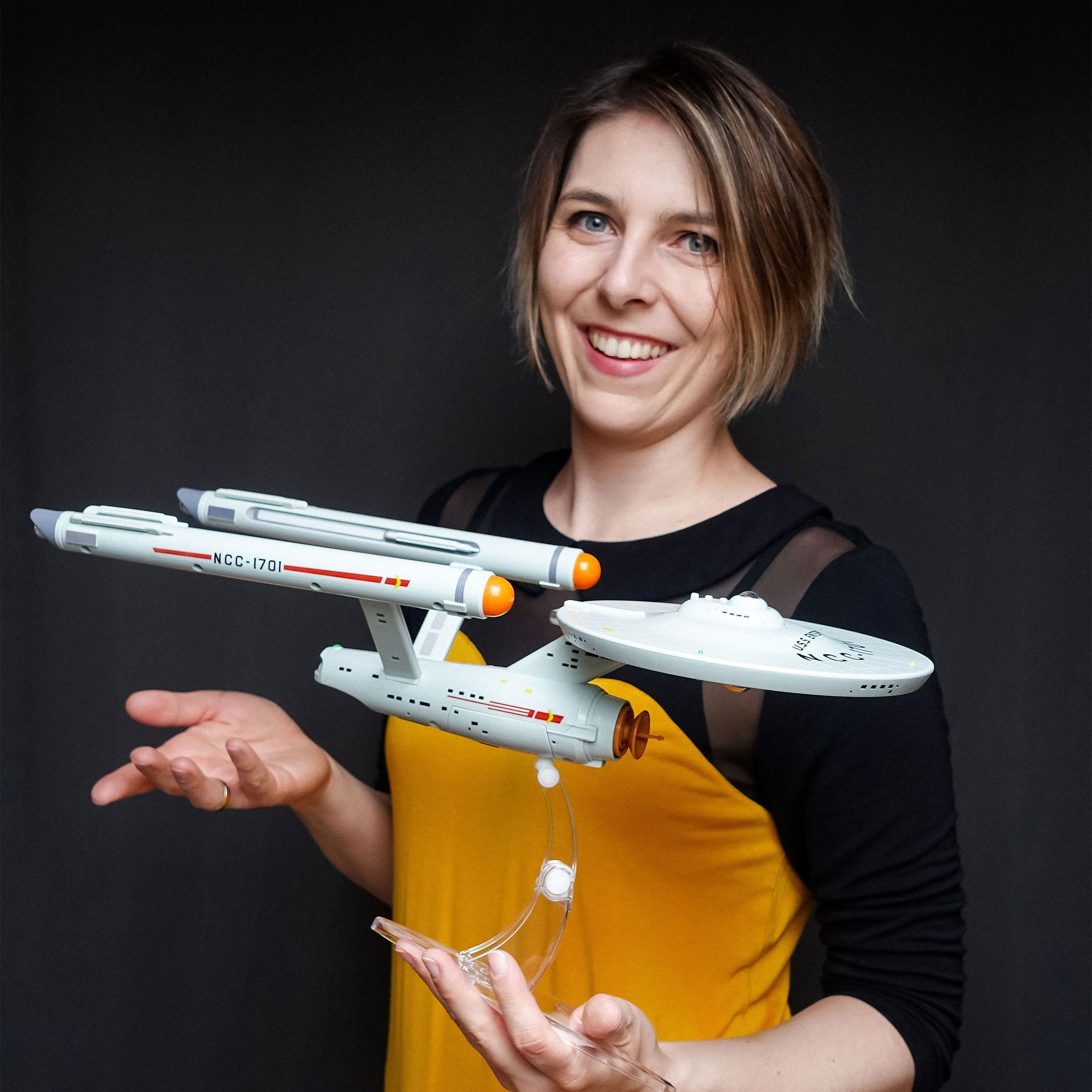 Immagine del prodotto Star Trek - Replica dell'Enterprise NCC-1701 con luci e suoni