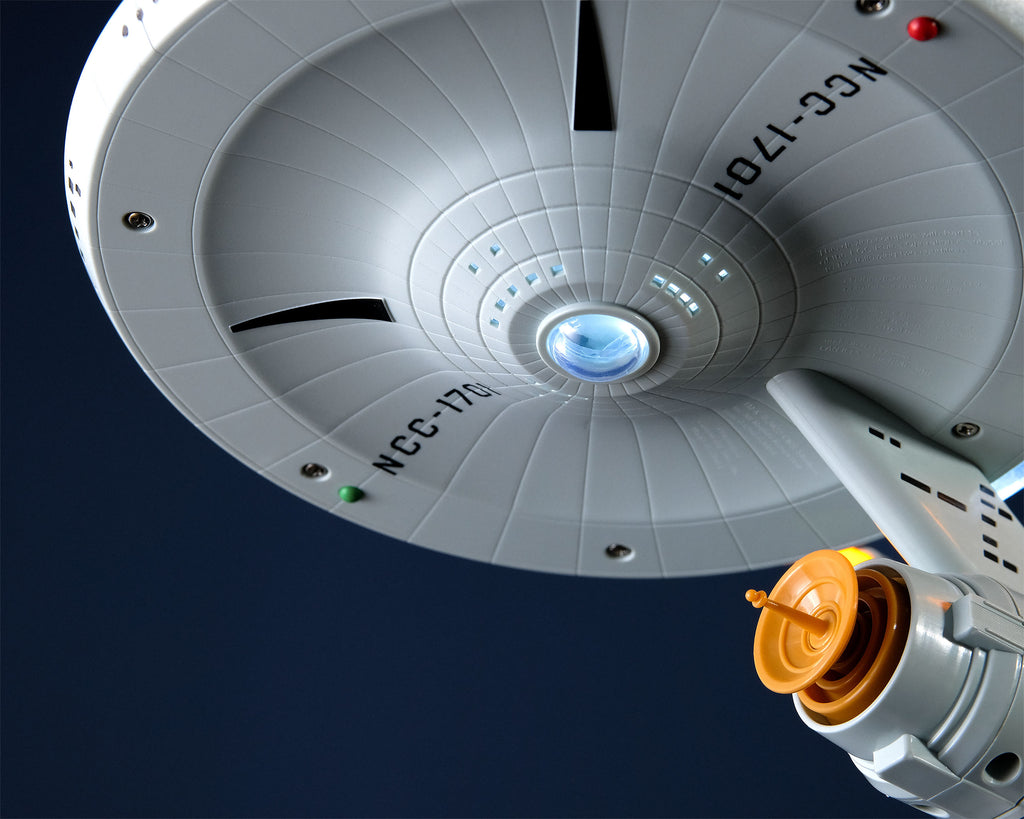 Immagine del prodotto Star Trek - Replica dell'Enterprise NCC-1701 con luci e suoni
