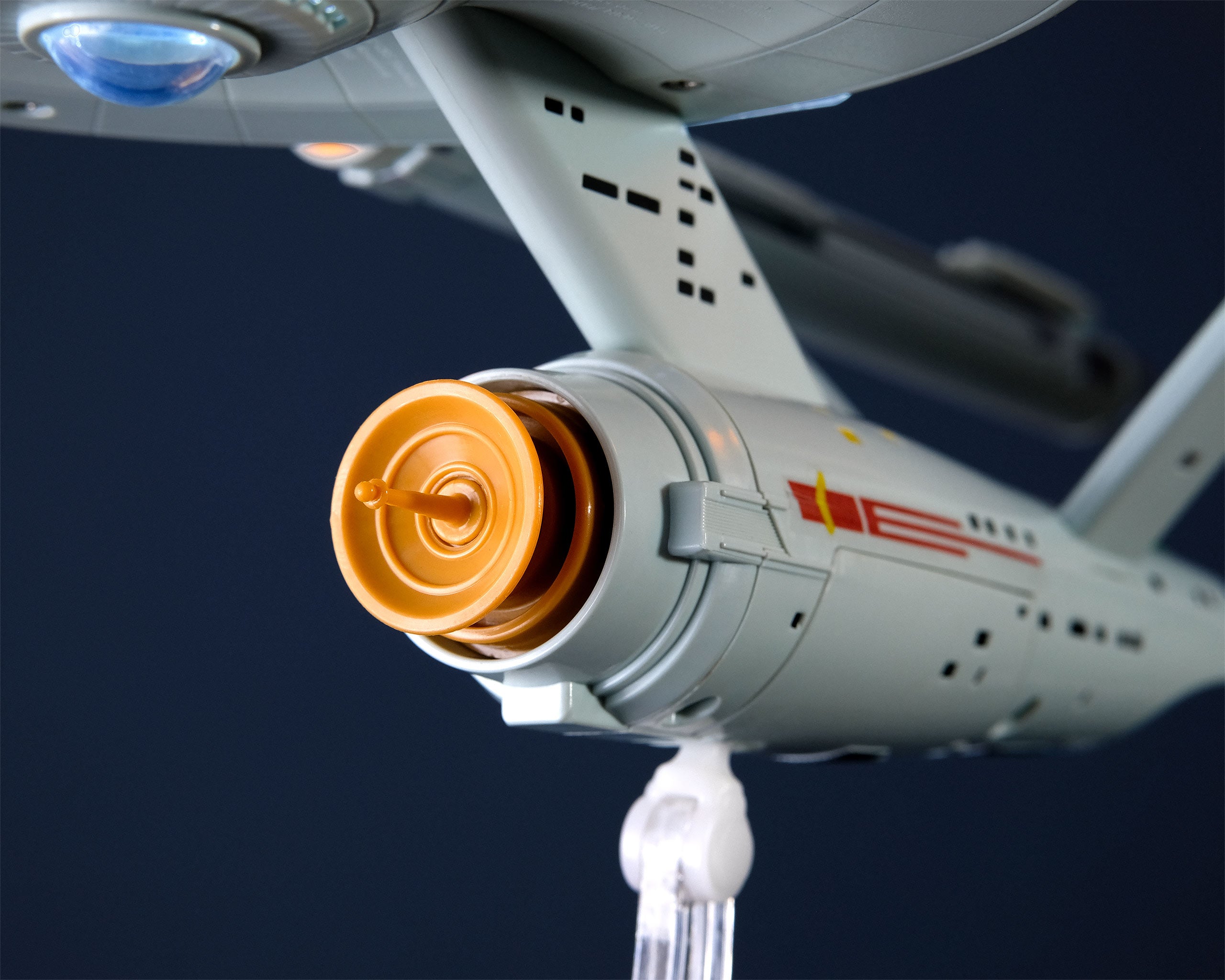 Immagine del prodotto Star Trek - Replica dell'Enterprise NCC-1701 con luci e suoni